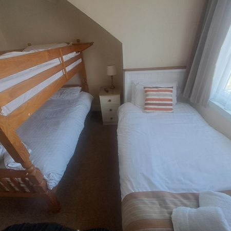 Lion Hotel & Studio Apartments Criccieth Luaran gambar