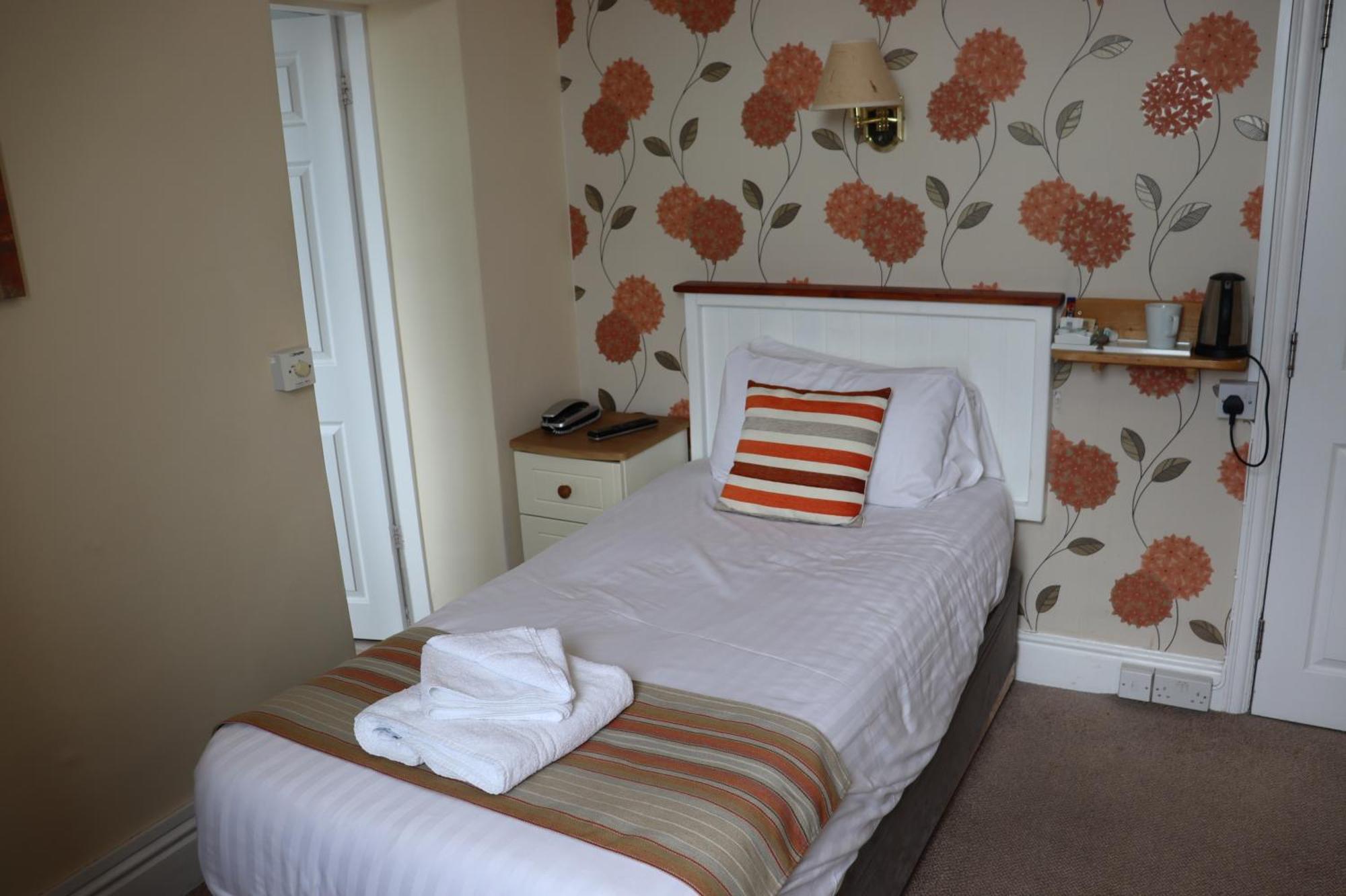 Lion Hotel & Studio Apartments Criccieth Luaran gambar