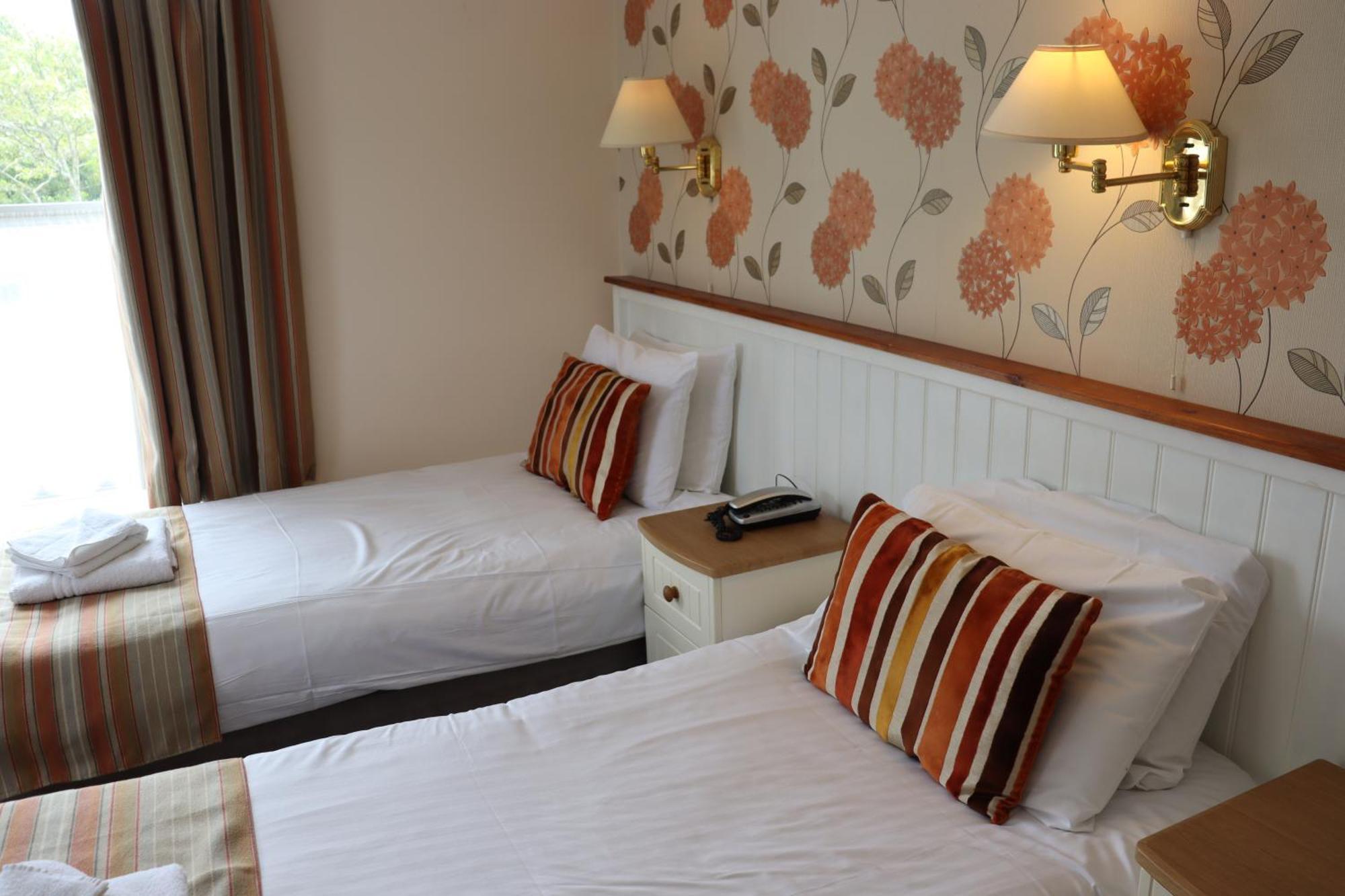 Lion Hotel & Studio Apartments Criccieth Luaran gambar
