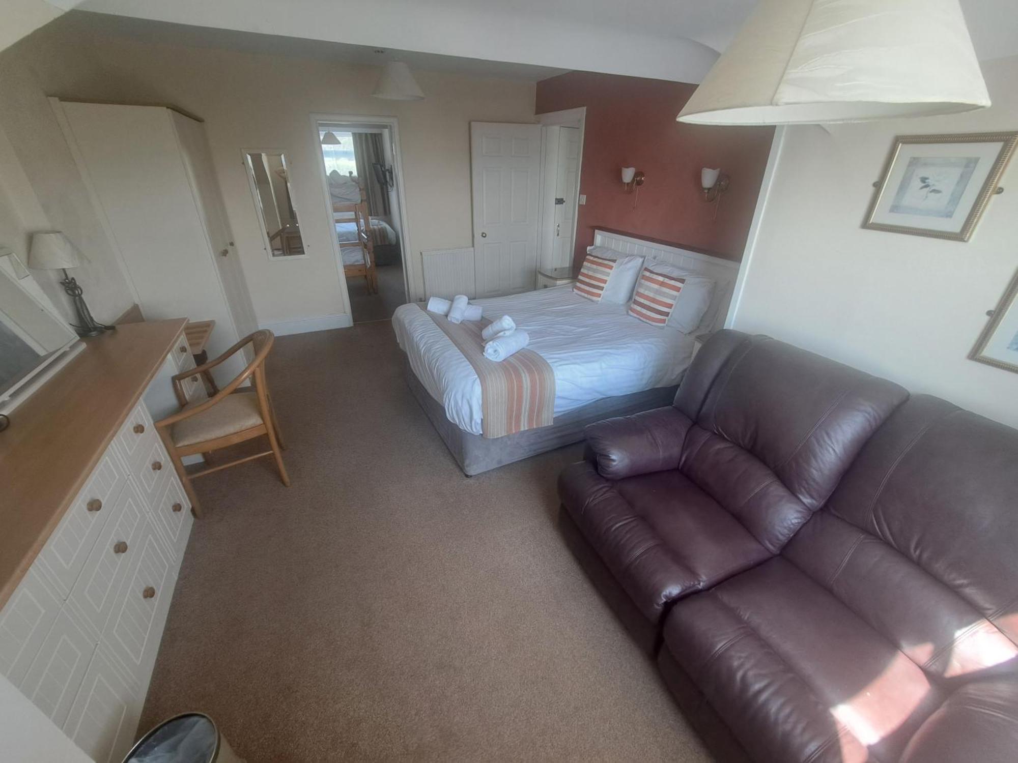 Lion Hotel & Studio Apartments Criccieth Luaran gambar