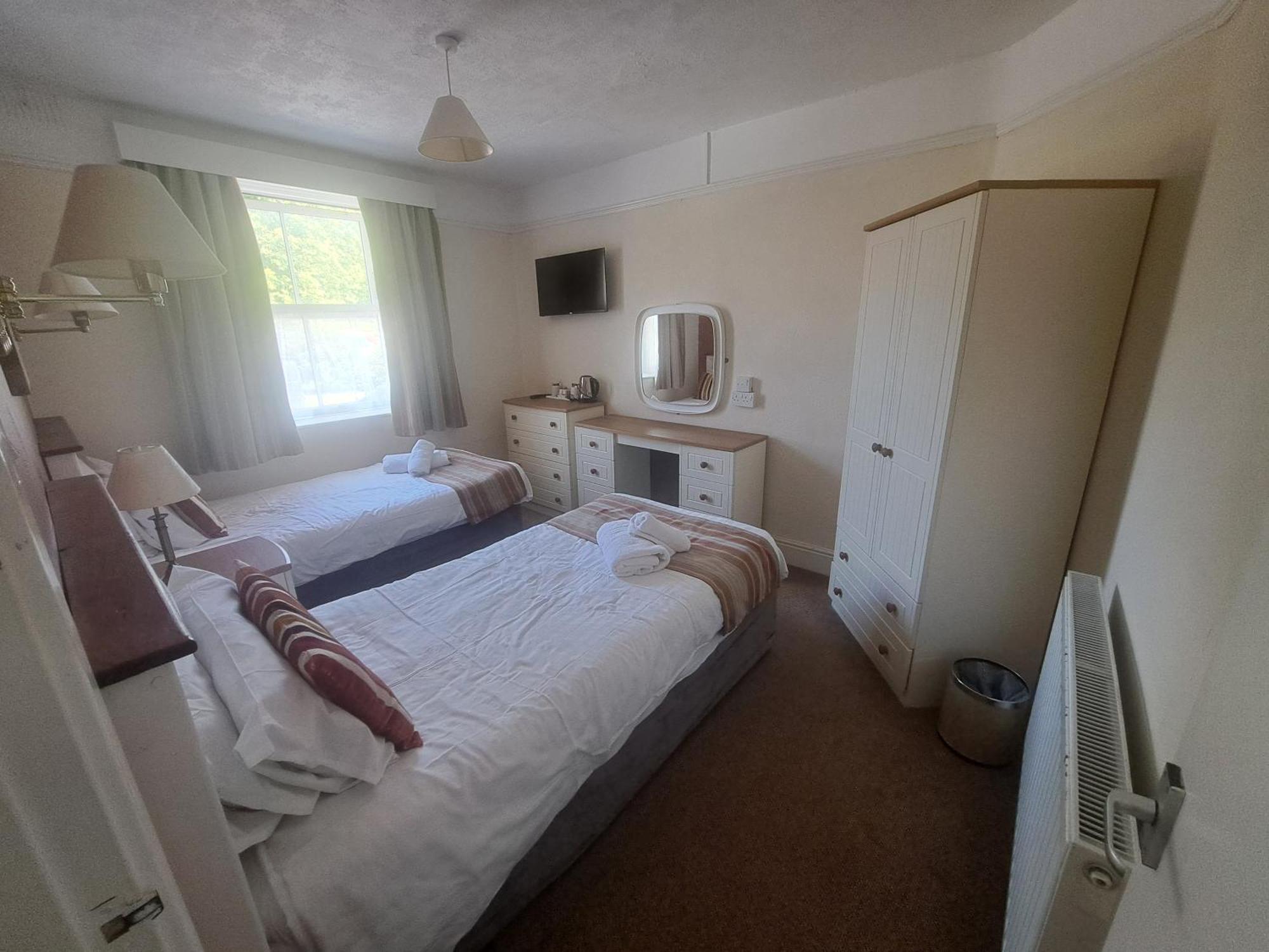 Lion Hotel & Studio Apartments Criccieth Luaran gambar